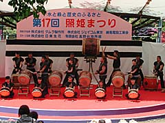 䑾
