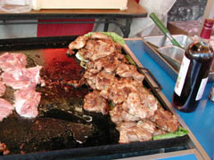 『関のボロ市』チキンステーキ